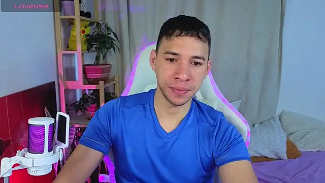 Snapshot of petter_coleman_ chatting on 09/23/25, 02:09 petter coleman  online show from 09/23/25, 02:09