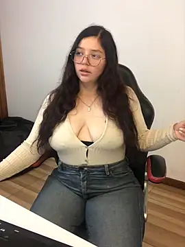 kayortiiz online show from 05/01/26, 11:42