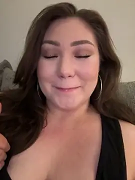 Snapshot of RosieDixx chatting on 11/26/25, 06:47 RosieDixx online show from 11/26/25, 06:47