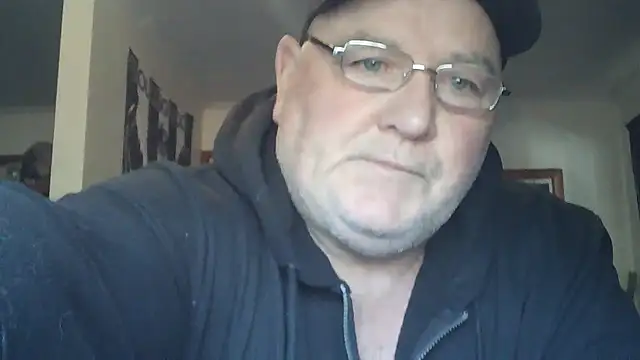 Snapshot of HOTANAL chatting on 10/10/25, 10:09 HOTANAL online show from 10/10/25, 10:09