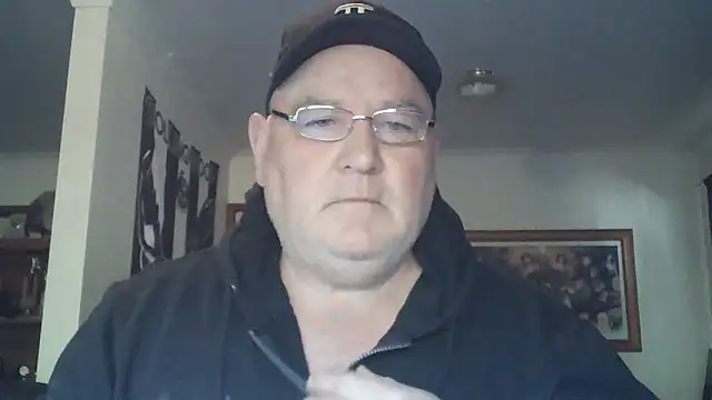 Snapshot of HOTANAL chatting on 10/17/25, 10:12 HOTANAL online show from 10/17/25, 10:12