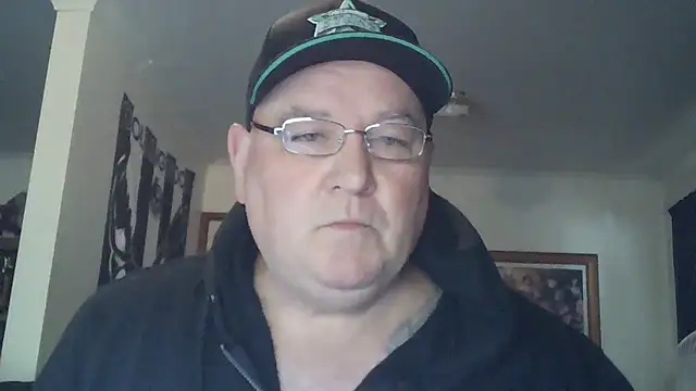 Snapshot of HOTANAL chatting on 10/18/25, 10:21 HOTANAL online show from 10/18/25, 10:21