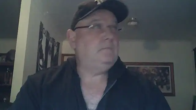 Snapshot of HOTANAL chatting on 10/19/25, 10:10 HOTANAL online show from 10/19/25, 10:10