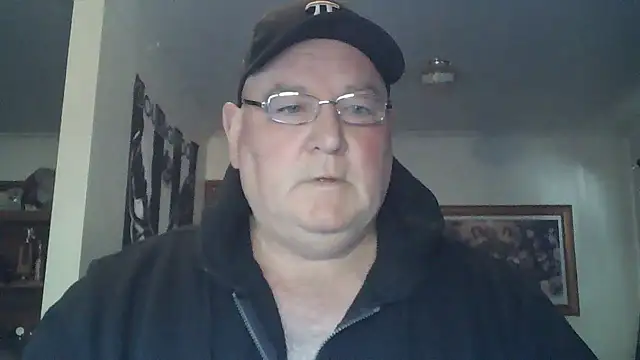 Snapshot of HOTANAL chatting on 10/20/25, 10:10 HOTANAL online show from 10/20/25, 10:10