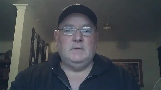 Snapshot of HOTANAL chatting on 10/21/25, 10:54 HOTANAL online show from 10/21/25, 10:54