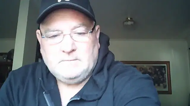 Snapshot of HOTANAL chatting on 10/23/25, 10:30 HOTANAL online show from 10/23/25, 10:30