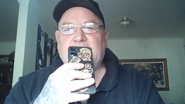 Snapshot of HOTANAL chatting on 10/24/25, 10:17 HOTANAL online show from 10/24/25, 10:17