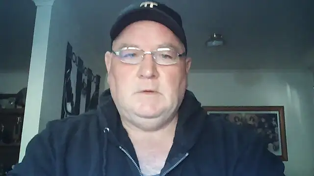 Snapshot of HOTANAL chatting on 10/28/25, 10:12 HOTANAL online show from 10/28/25, 10:12