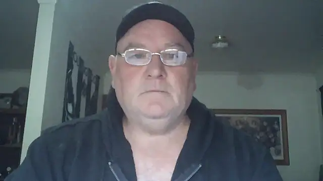 Snapshot of HOTANAL chatting on 10/29/25, 10:11 HOTANAL online show from 10/29/25, 10:11