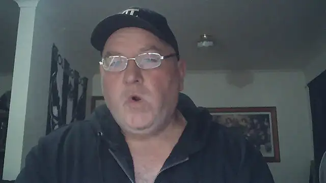 Snapshot of HOTANAL chatting on 10/30/25, 10:10 HOTANAL online show from 10/30/25, 10:10