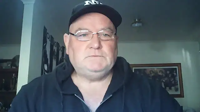 Snapshot of HOTANAL chatting on 11/12/25, 10:09 HOTANAL online show from 11/12/25, 10:09