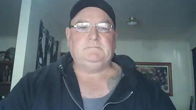 Snapshot of HOTANAL chatting on 11/16/25, 10:26 HOTANAL online show from 11/16/25, 10:26