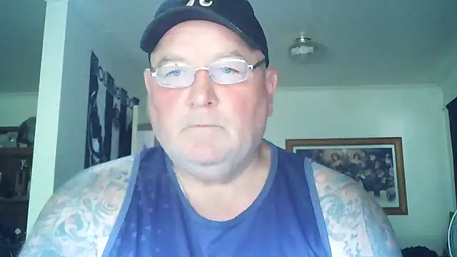 Snapshot of HOTANAL chatting on 11/29/25, 02:03 HOTANAL online show from 11/29/25, 02:03