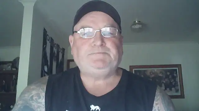 Snapshot of HOTANAL chatting on 12/19/25, 03:24 HOTANAL online show from 12/19/25, 03:24