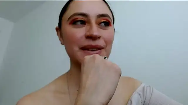Juls winter  online show from 07/06/26, 06:21