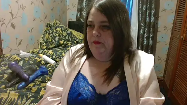 Snapshot of HouseWifeWhore_Milf chatting on 02/17/26, 05:19 HouseWifeWhore Milf online show from 02/17/26, 05:19