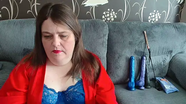 Snapshot of HouseWifeWhore_Milf chatting on 03/21/26, 02:42 HouseWifeWhore Milf online show from 03/21/26, 02:42