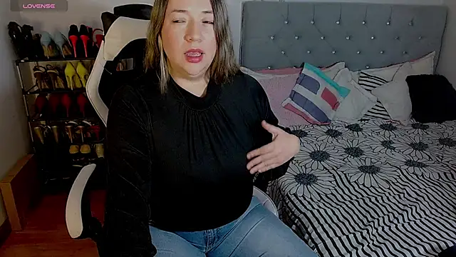 Snapshot of isabella_rossse chatting on 11/05/25, 12:49 isabella rossse online show from 11/05/25, 12:49