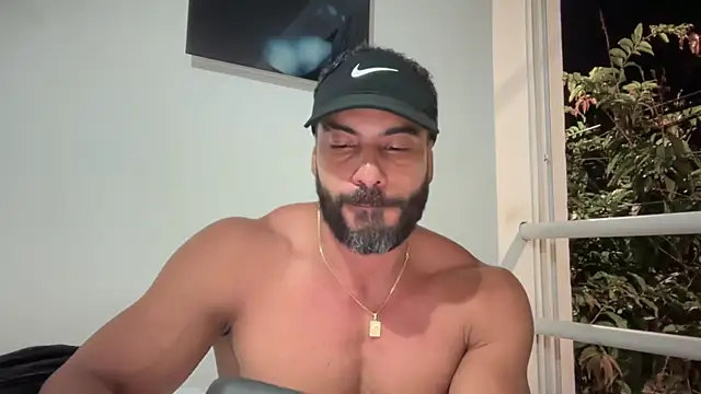 Snapshot of romeolovedark chatting on 09/14/25, 02:33 romeolovedark online show from 09/14/25, 02:33