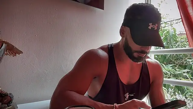 Snapshot of romeolovedark chatting on 09/19/25, 02:18 romeolovedark online show from 09/19/25, 02:18