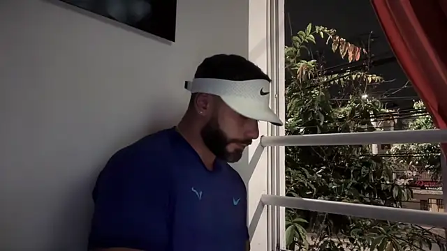 Snapshot of romeolovedark chatting on 09/25/25, 04:16 romeolovedark online show from 09/25/25, 04:16