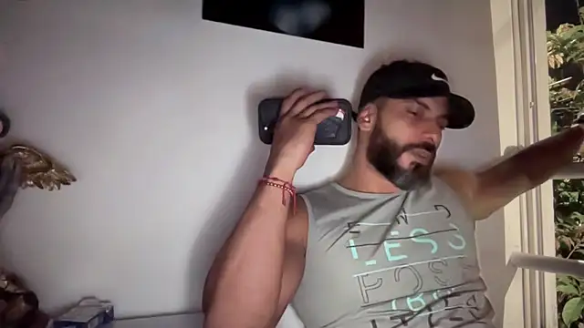 Snapshot of romeolovedark chatting on 10/03/25, 02:08 romeolovedark online show from 10/03/25, 02:08