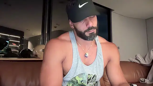 Snapshot of romeolovedark chatting on 10/07/25, 05:48 romeolovedark online show from 10/07/25, 05:48