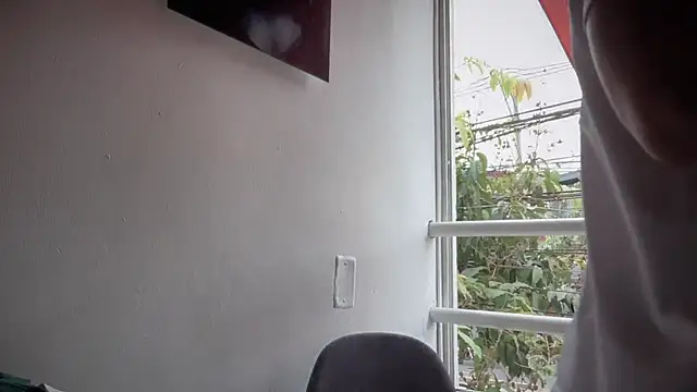 Snapshot of romeolovedark chatting on 10/15/25, 04:40 romeolovedark online show from 10/15/25, 04:40