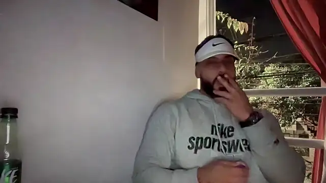 Snapshot of romeolovedark chatting on 10/17/25, 08:50 romeolovedark online show from 10/17/25, 08:50