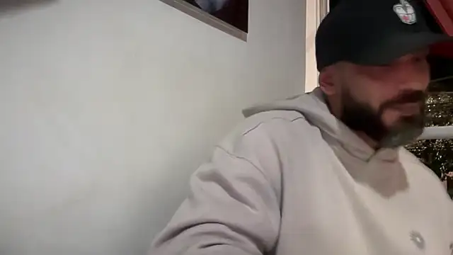 Snapshot of romeolovedark chatting on 10/19/25, 08:04 romeolovedark online show from 10/19/25, 08:04