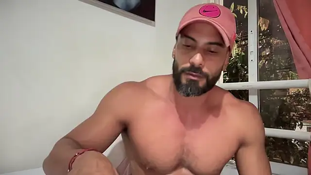 Snapshot of romeolovedark chatting on 10/21/25, 03:40 romeolovedark online show from 10/21/25, 03:40