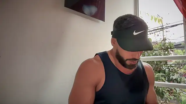 Snapshot of romeolovedark chatting on 10/22/25, 08:41 romeolovedark online show from 10/22/25, 08:41