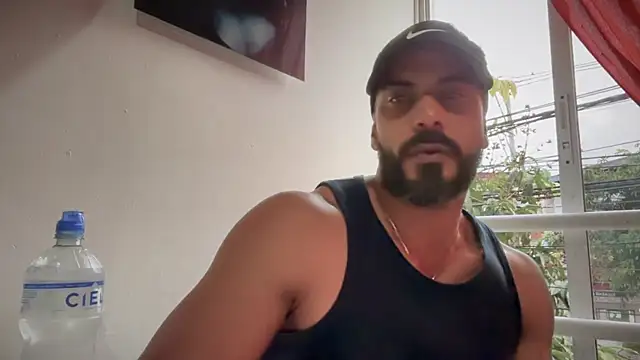 Snapshot of romeolovedark chatting on 10/28/25, 10:23 romeolovedark online show from 10/28/25, 10:23