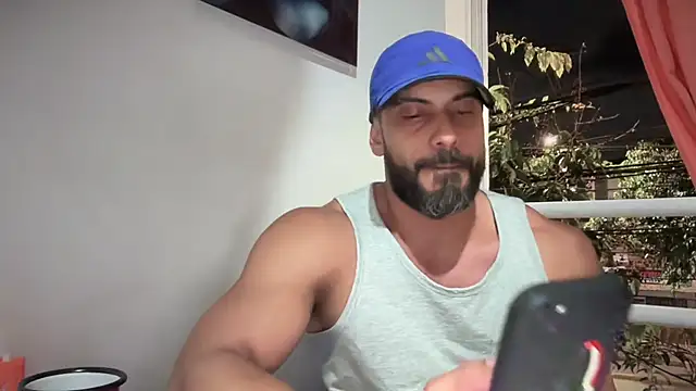 Snapshot of romeolovedark chatting on 11/04/25, 02:21 romeolovedark online show from 11/04/25, 02:21