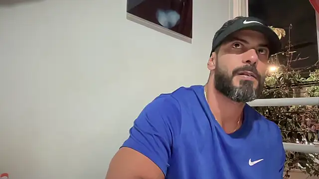 Snapshot of romeolovedark chatting on 11/11/25, 11:49 romeolovedark online show from 11/11/25, 11:49