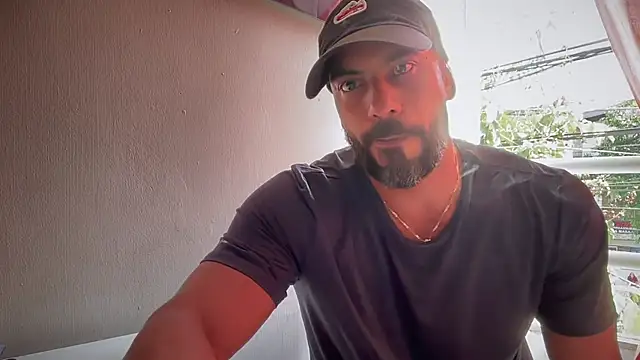 Snapshot of romeolovedark chatting on 11/17/25, 07:52 romeolovedark online show from 11/17/25, 07:52