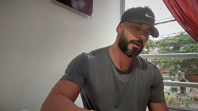 Snapshot of romeolovedark chatting on 11/18/25, 08:57 romeolovedark online show from 11/18/25, 08:57