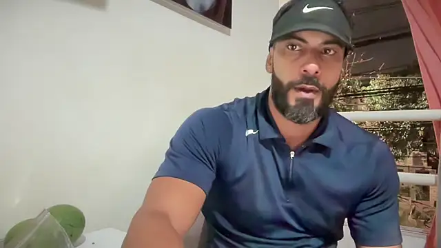 Snapshot of romeolovedark chatting on 11/24/25, 12:32 romeolovedark online show from 11/24/25, 12:32