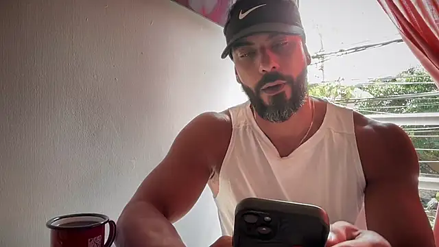 Snapshot of romeolovedark chatting on 11/30/25, 04:44 romeolovedark online show from 11/30/25, 04:44