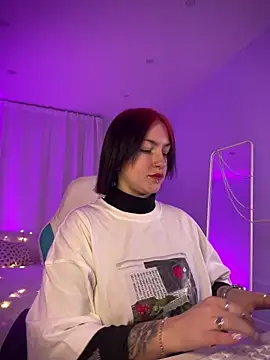 IvyHoney online show from 01/04/25, 06:30