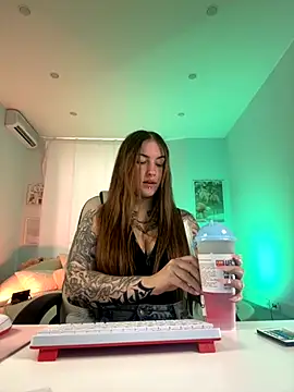 IvyHoney online show from 09/12/25, 09:20