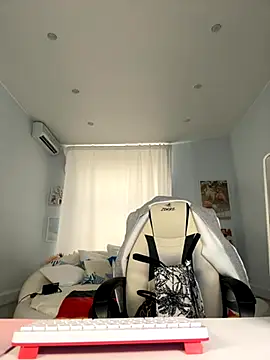 IvyHoney online show from 10/01/25, 09:04