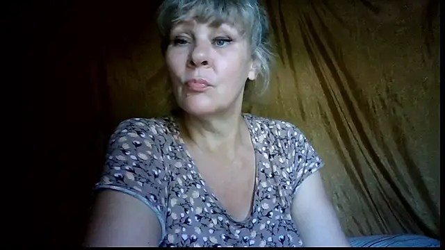Snapshot of karina_ren_ chatting on 07/28/26, 01:10 karina ren online show from 07/28/26, 01:10