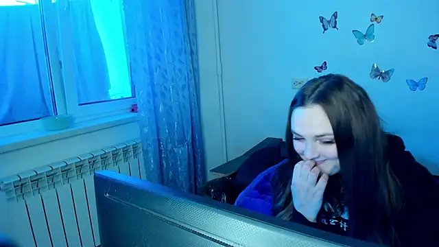 Snapshot of NataliEvans chatting on 11/08/25, 10:15 NataliEvans online show from 11/08/25, 10:15