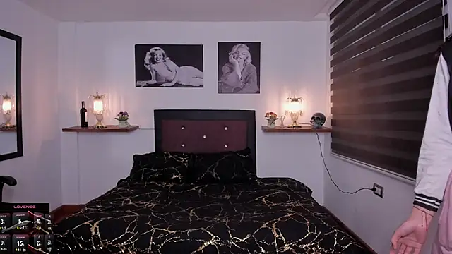 Snapshot of Mariana_Joness chatting on 10/09/25, 01:58 Mariana Joness online show from 10/09/25, 01:58