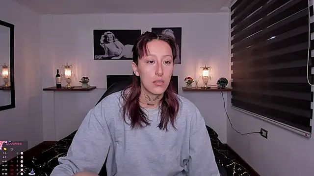 Snapshot of Mariana_Joness chatting on 10/11/25, 02:11 Mariana Joness online show from 10/11/25, 02:11