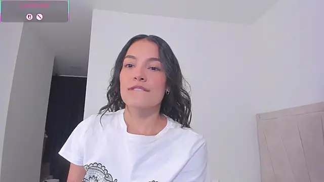 TIFFANYRUSSO online show from 07/21/26, 06:05