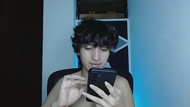 Snapshot of littlextreme chatting on 01/16/26, 02:48 littlextreme online show from 01/16/26, 02:48
