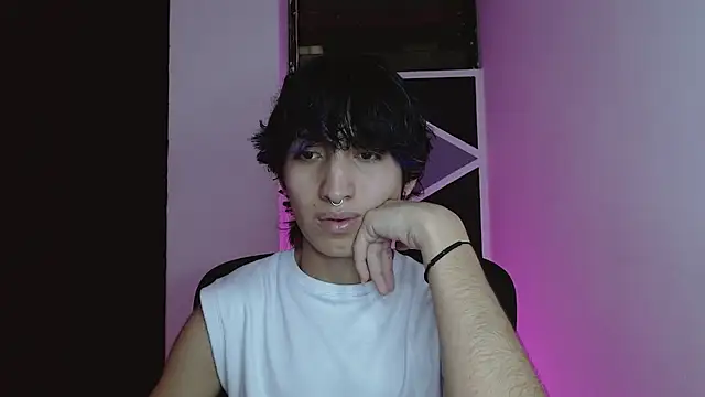 Snapshot of littlextreme chatting on 02/08/26, 12:36 littlextreme online show from 02/08/26, 12:36