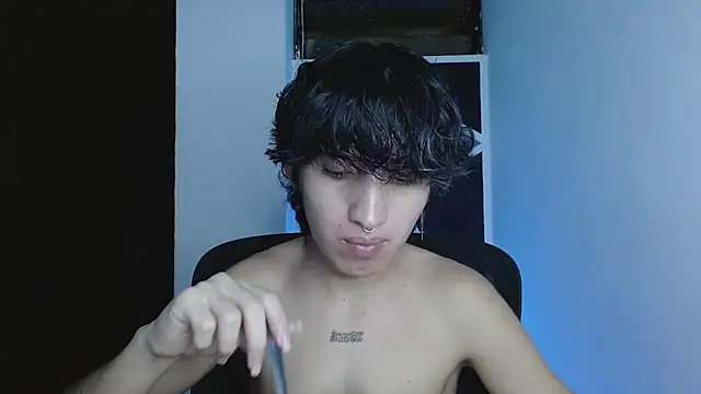 Snapshot of littlextreme chatting on 02/23/26, 01:36 littlextreme online show from 02/23/26, 01:36
